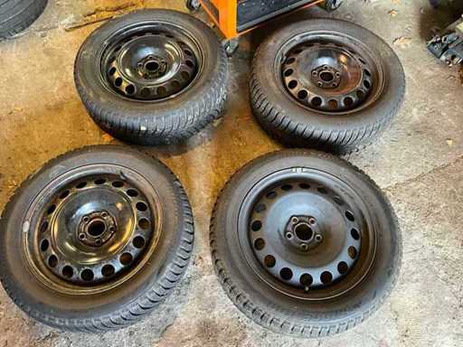 Set de jante din oțel de 16" 5x95 - anvelope de iarnă Bridgestone 205/55R16