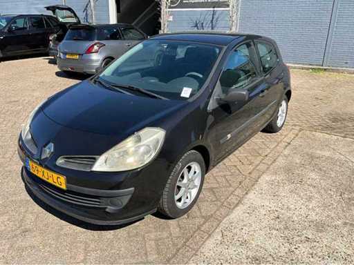 Renault Clio 1.4-16V Bns Line Car 2007