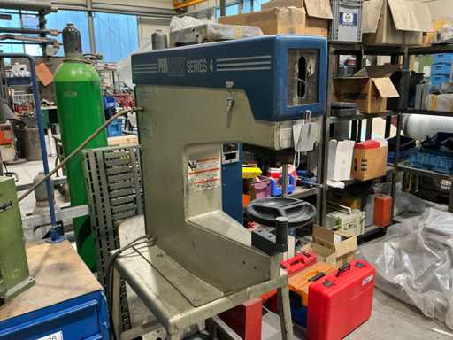 PEMSERTER SERIES 4 Einpressmaschine