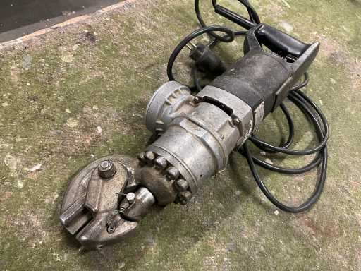 Edilgrappa - Coupeuse de fer d’armature 14 - Machine de cisaillement pour béton