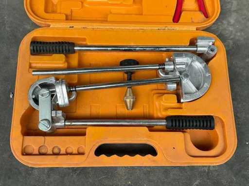 Manual Pliers