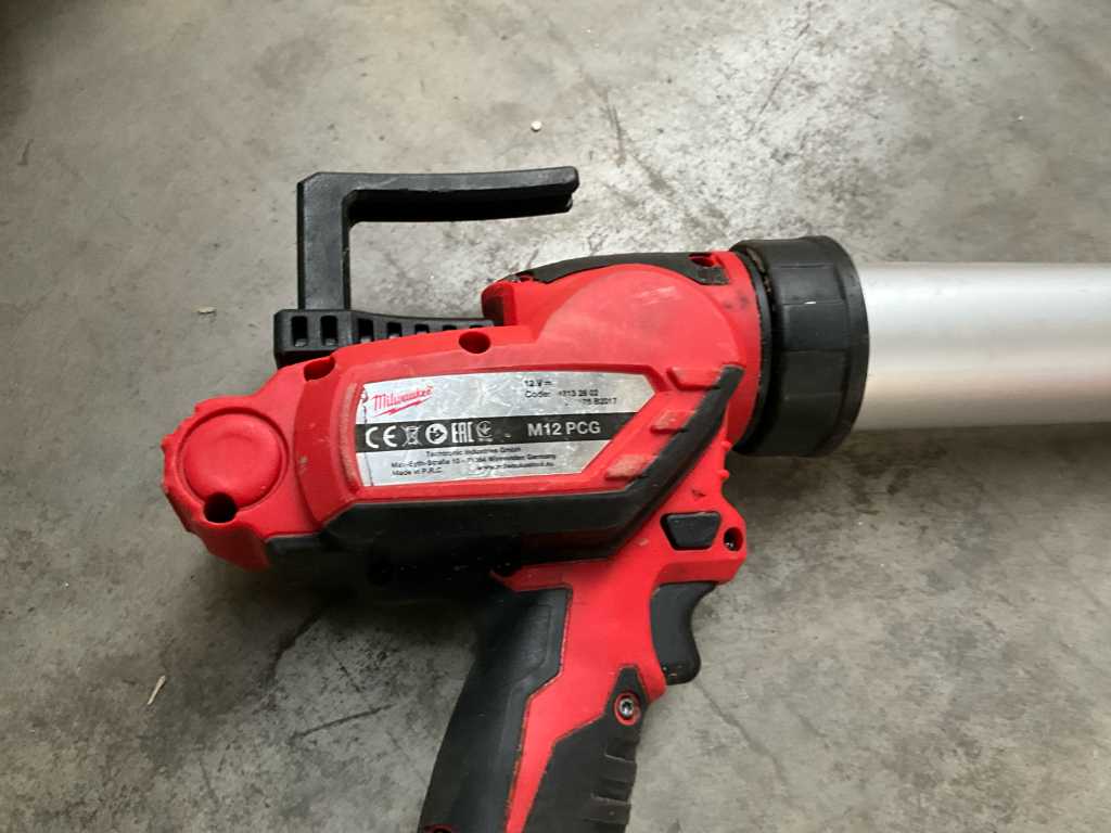 Milwaukee glue gun online m12