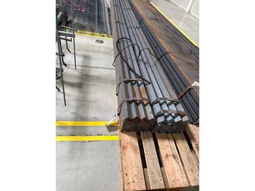 Steel Angle Bar Stock (X2) ongeveer 4000 kg