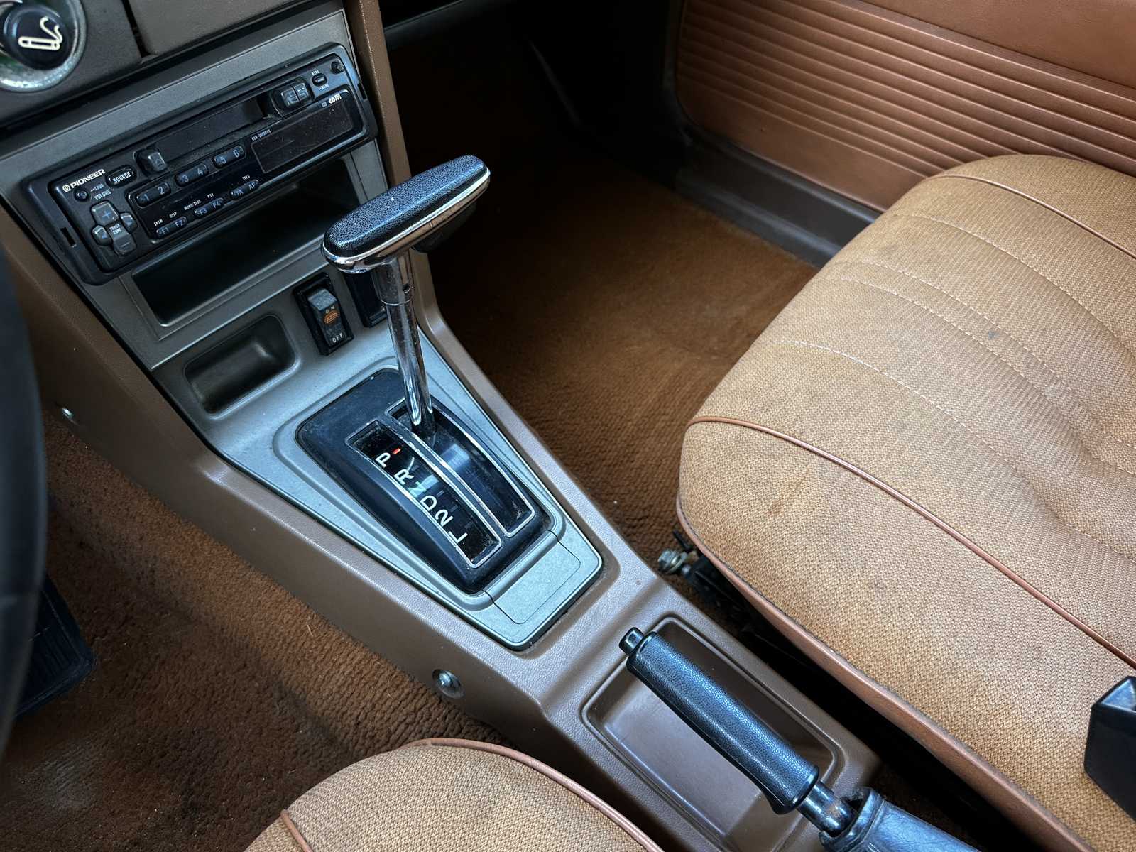 Toyota Carina 1600 de Luxe automatic 75pk
