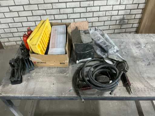 Verschiedene Garagenwerkzeuge (12x)