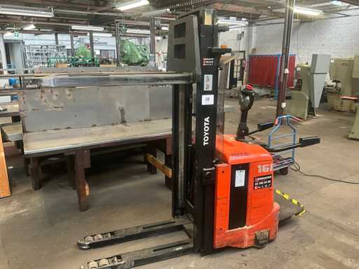 2007 TOYOTA 7SLL16 Transpalette  gerbeur