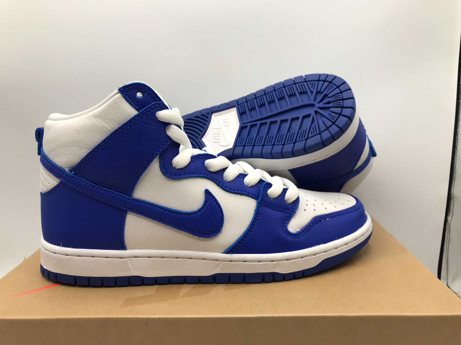 Dunk varsity royal