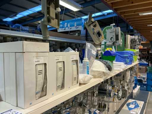 Série d’accessoires de toilettes