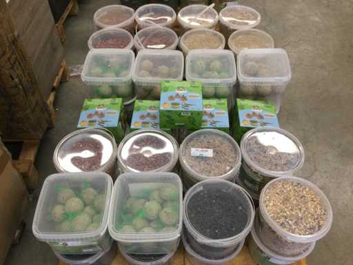 Găleți cu diverse hrană pentru păsări (45x)