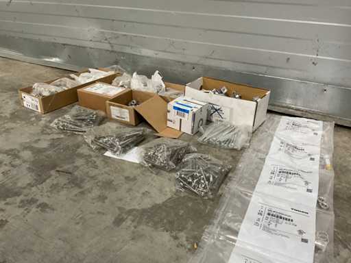 Batch di viti e dispositivi di fissaggio