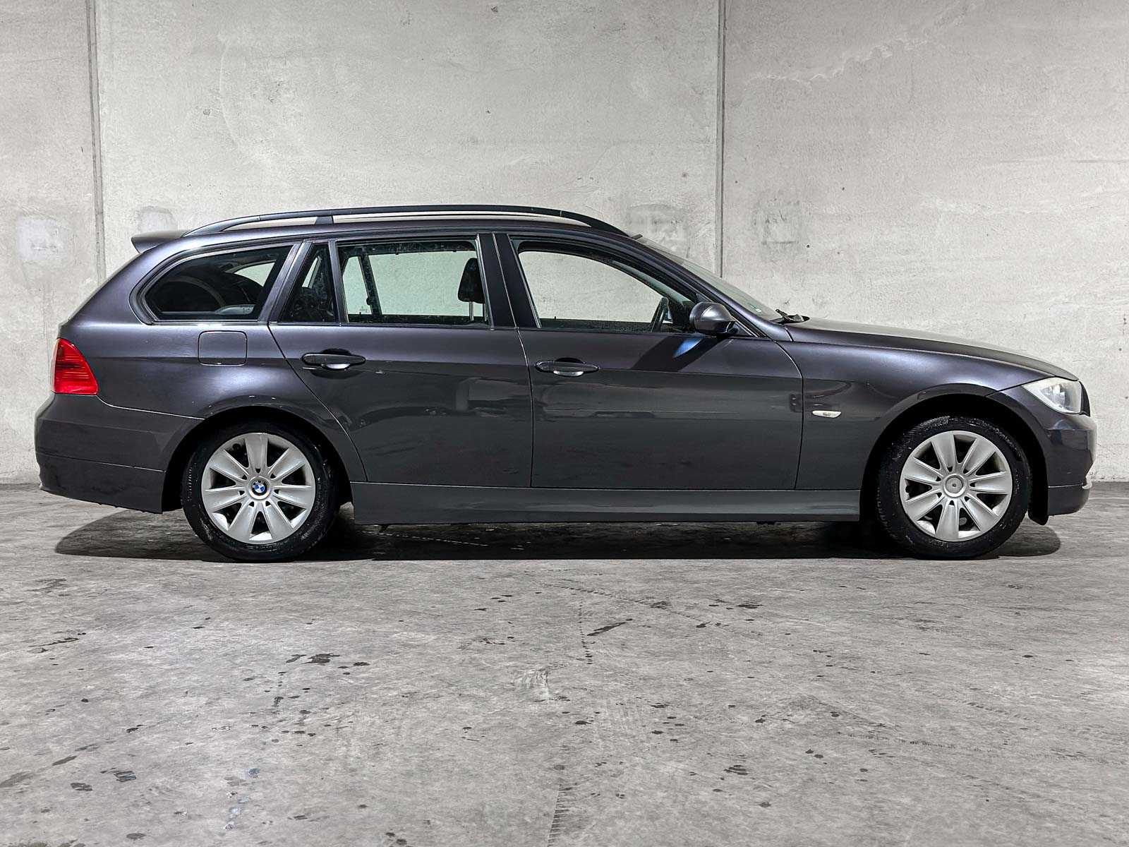 BMW 318i Touring High Executive 3-serie 141pk 2008, 22-HNJ-3 youngtimer