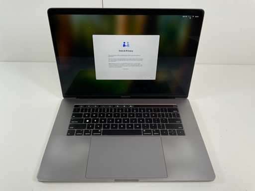 Apple MacBook Pro 15.4", Core(TM) i7 9th Gen, 32 GB RAM, 256 GB NVMe Laptop