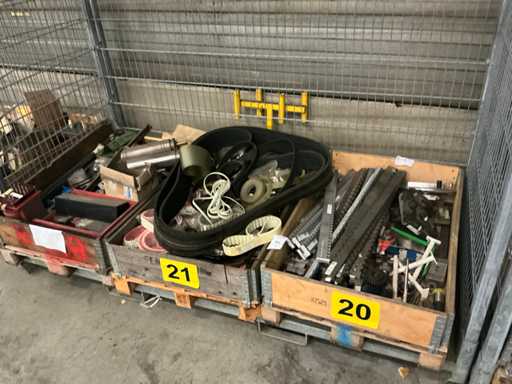 Batch of various spare parts
