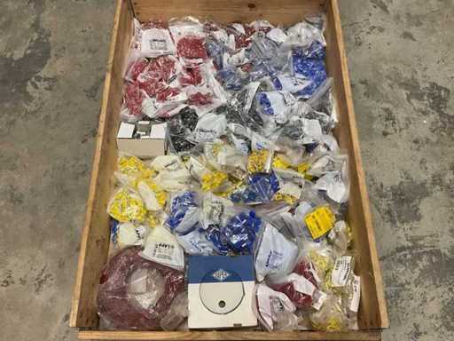 Lotto di materiale per l'installazione