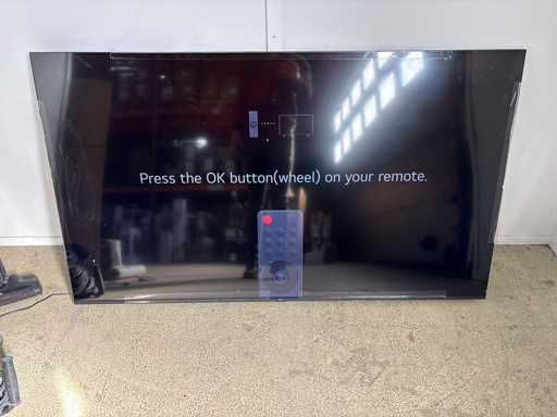 LG 65UA73006LA TV | AEG QX9 Steelstofzuiger