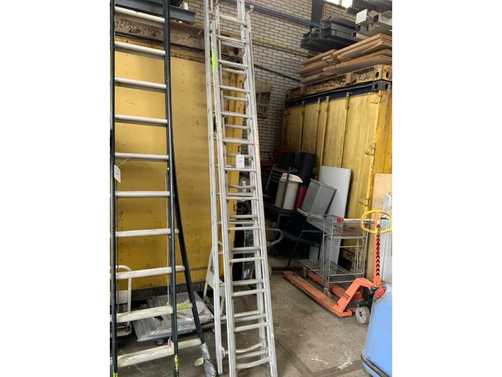 Miscellaneous ladder (3x)