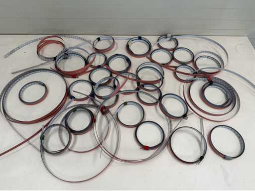   Beaucoup de rubans à mesurer