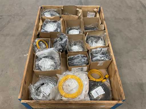 Batch of connection cables