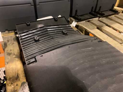 Partij diverse MAN spatlappen en spatborden