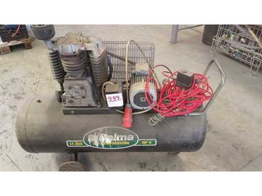 Luftkompressor 200 Liter, 4-PS-Motor mit Schlauch