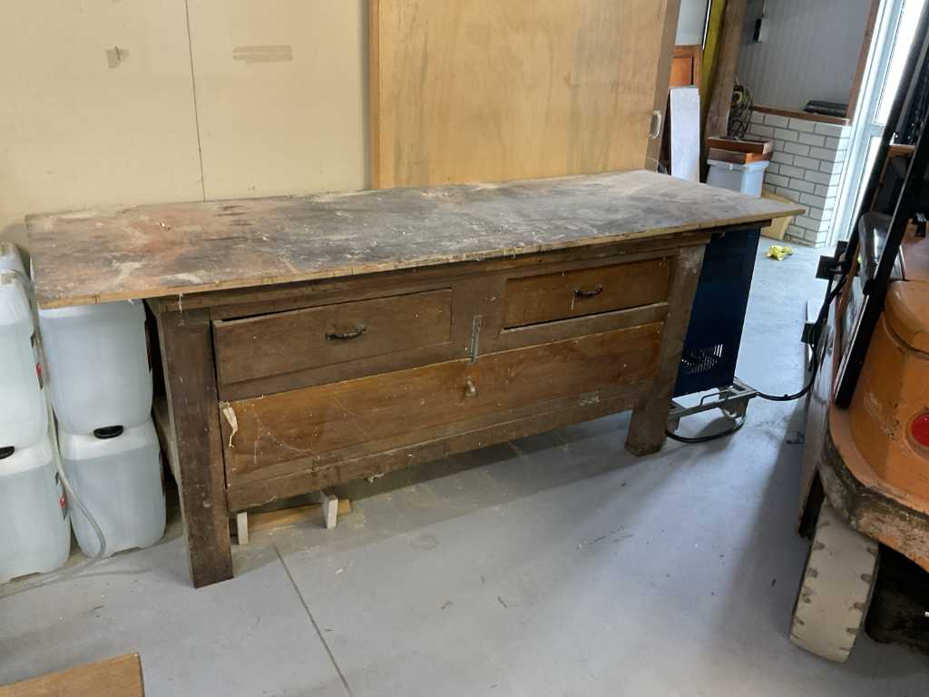 Cabinetmaker's workbench
