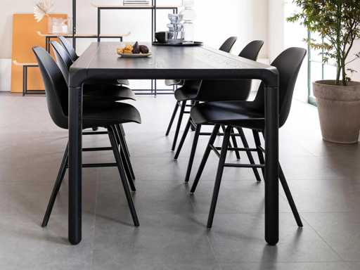 Table en frêne noir laqué Storm - 180 x 90 cm 