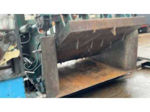 a1951213-844b-432e-8081-0fa2cd5d3ab2.mp4