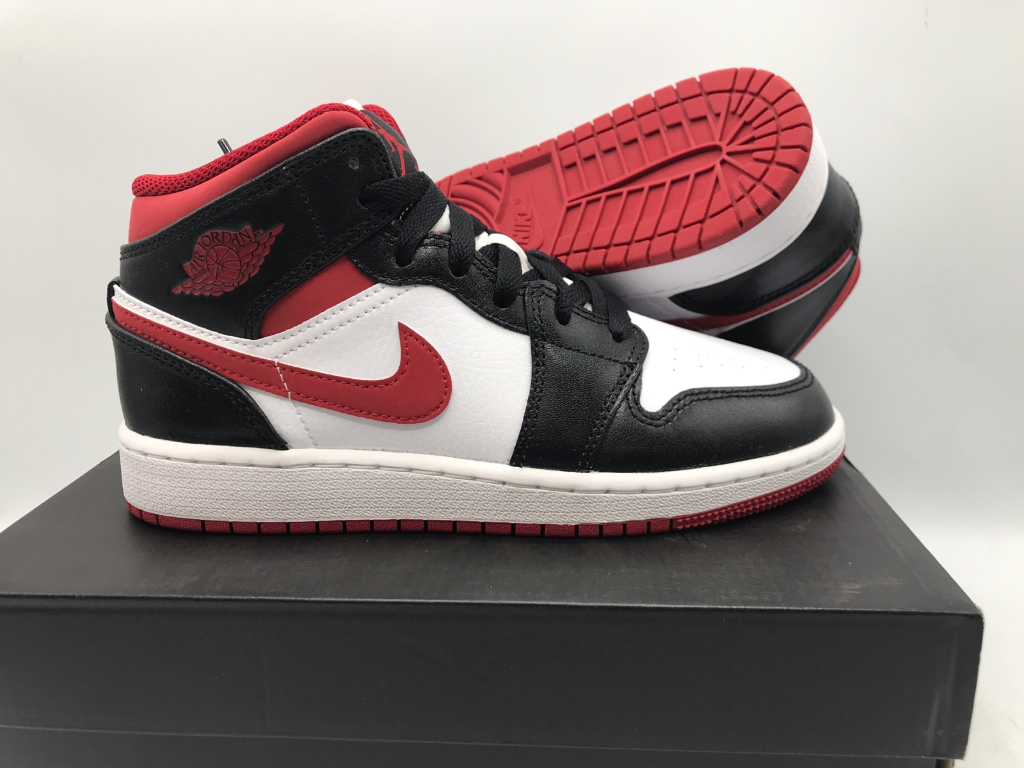 Nike Air Jordan 1 Mid Biały/Siłownia Czerwono-Czarne Trampki 35.5