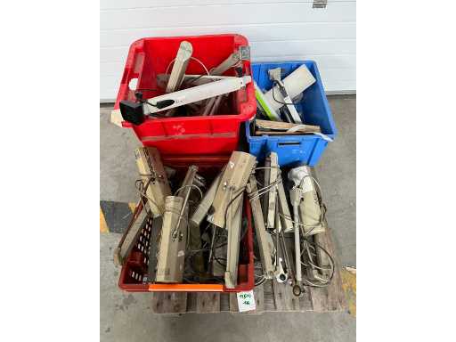 Viele Waldmann- und andere Lampen