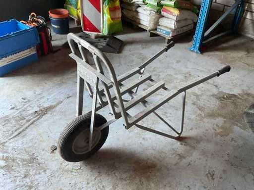 Brouette en pierre Matador