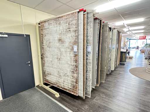 Stojak prezentacyjny do dywanów