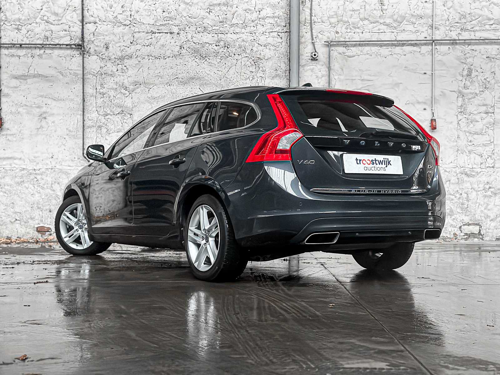 Volvo V60 2.4 D6 AWD Pl.i Sum. 215pk 2014, 3-TLD-47