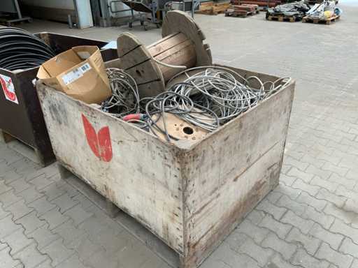 Lotto di vari cavi e corde