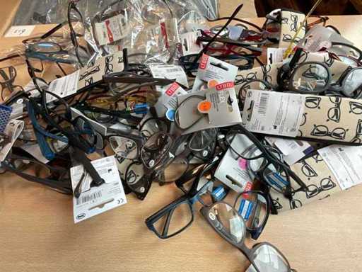 Reading glasses various models, colors and strengths (100x)