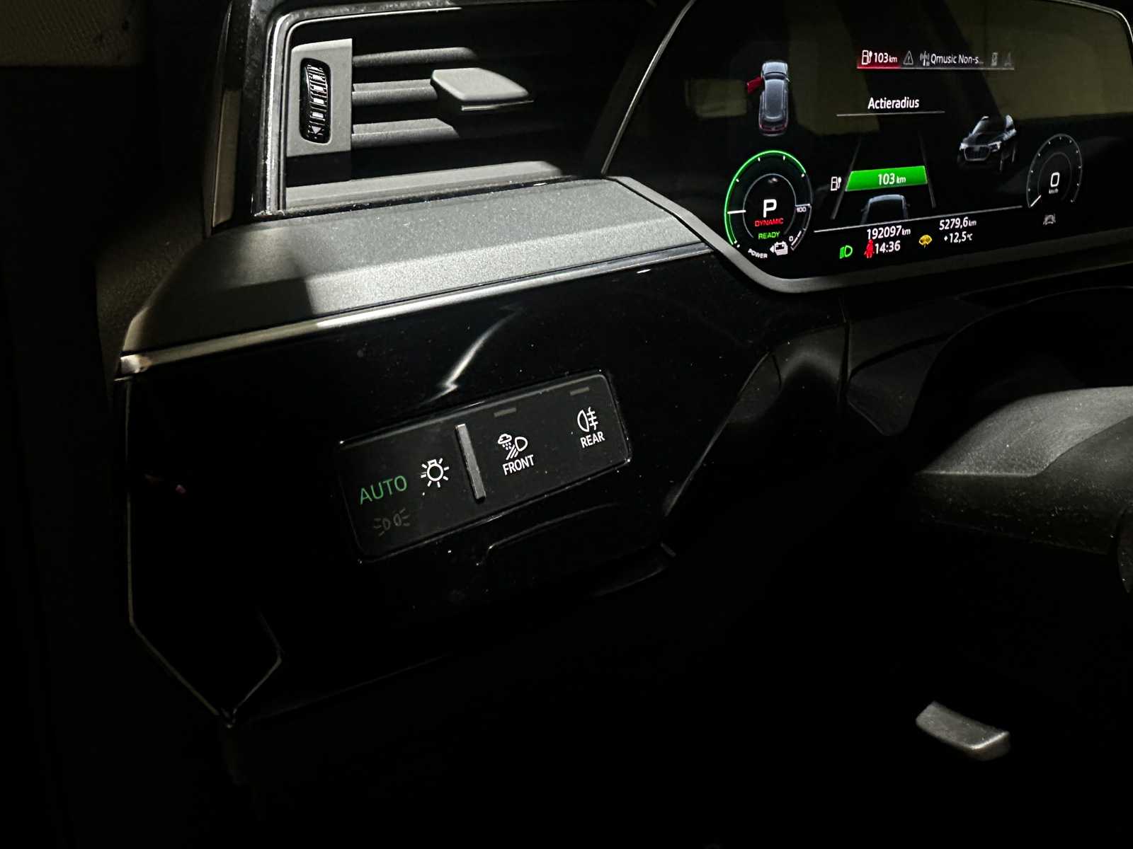 Audi e-tron 50 Quattro Business Edition 313pk 2020 (Origineel-NL), J-761-NS