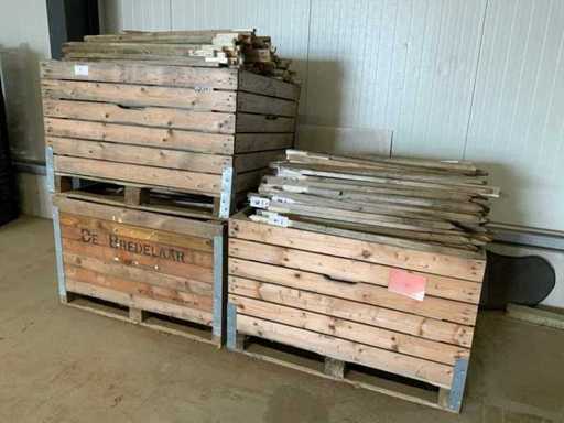 Palette mit 100 cm langen Latten (3x)