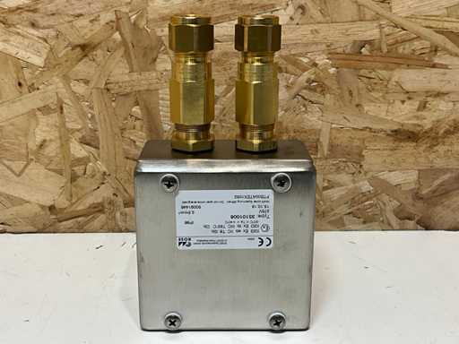 Scatola di montaggio in acciaio inox Rose con pressacavi in ottone (2x)