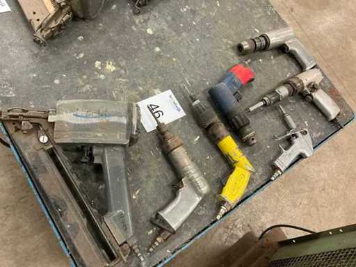 Various pneumatic tools (7x)