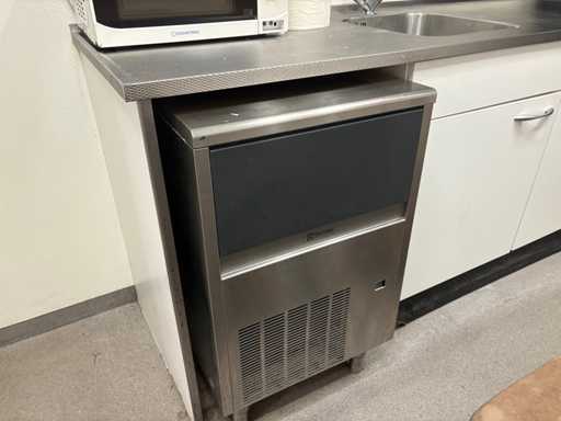 Electrolux - Mașină de cuburi de gheață