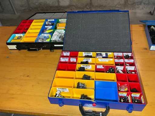 Assortment case with contents (3x)