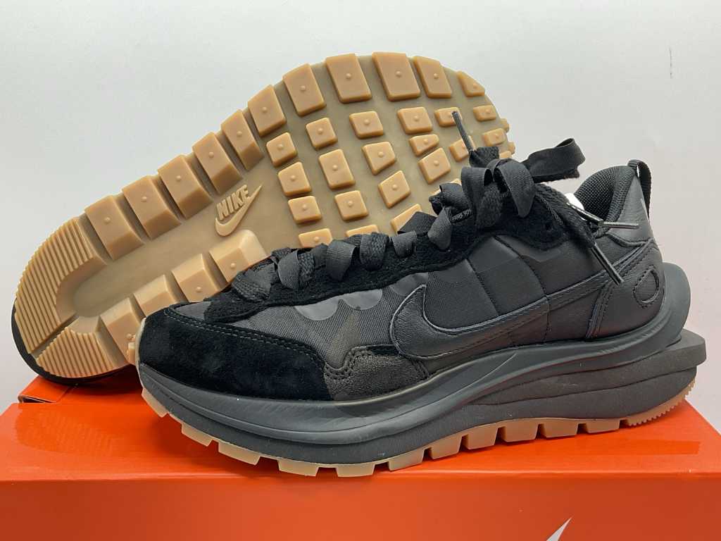 Nike Vaporwaffle Sacai Black Gum Sneakers 37 1/2