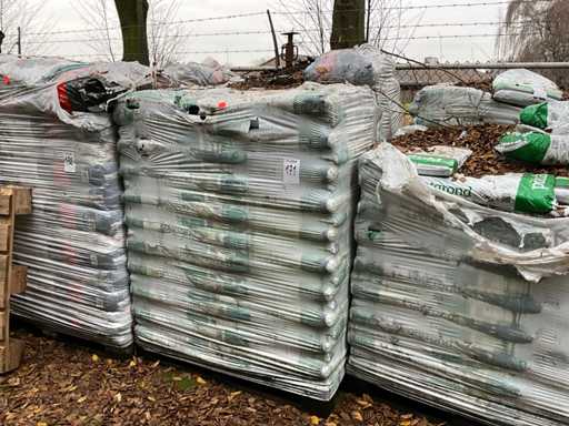 Palety ziemi doniczkowej (2x)