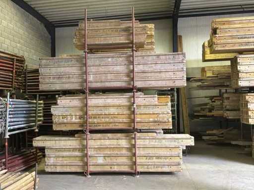 Fascicule din camera obscură a petrecerii