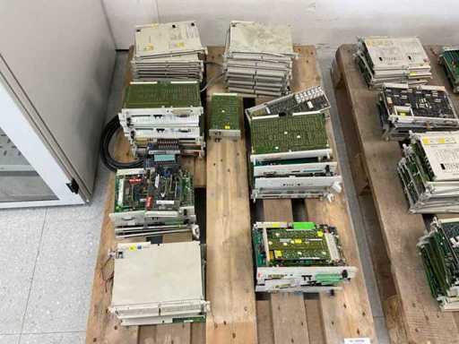 Various Siemens Simatic digital output modules