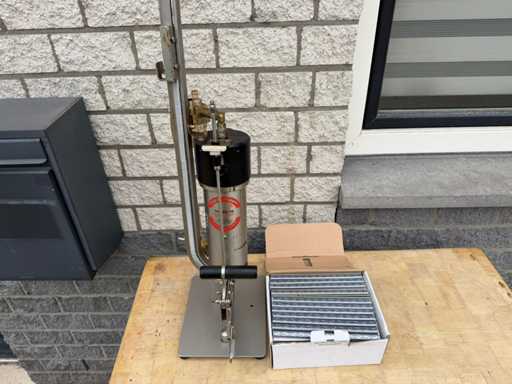 Tippertie - Clipper Machine