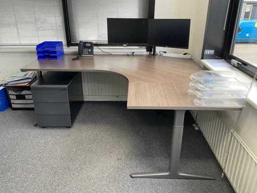 Ahrend Bureautafel | 200x168 cm