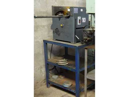 VEC 500-G Ranuradora / chaveteadora horizontal de sobremesa para mecanizado de chaveteros interiores.