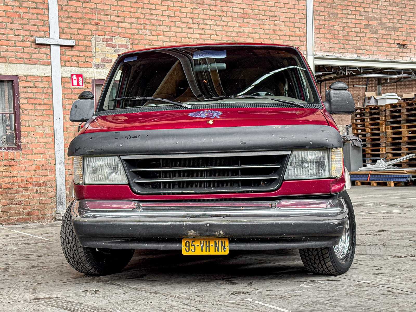 Ford E150 5.0 1993, 95-VH-NN