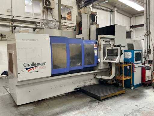 MICROCUT CHALLENGER MCV 2000 Vertikales CNC-Festbett-Bearbeitungszentrum - 2002