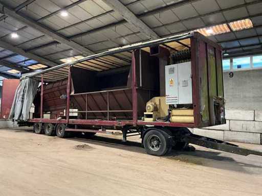 Mobile screening installation